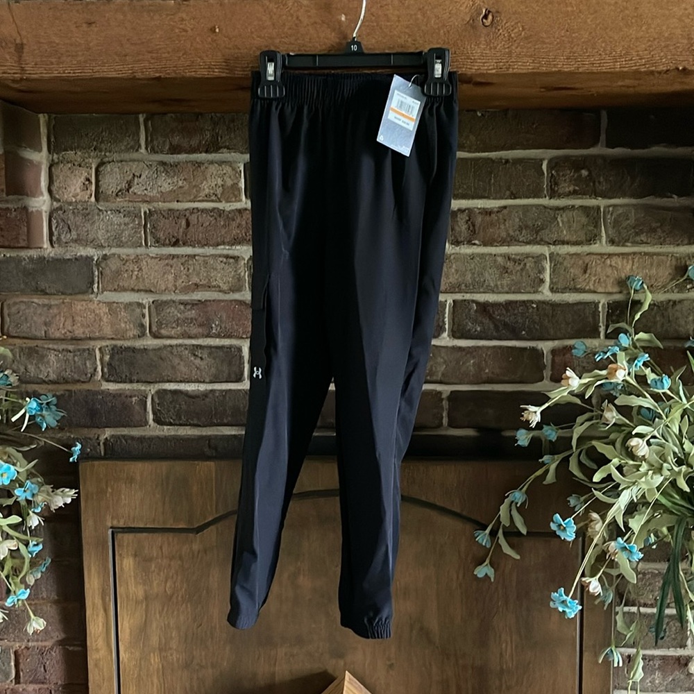 Under Armour Black Tapered Size 7 Joggers